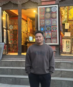 handicrafts gallery owner